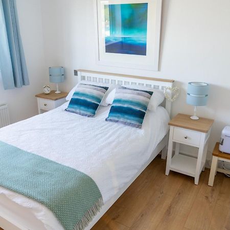 Trethvor House Ensuite Double Room With Free Parking In Quiet Residential Area Padstow Esterno foto