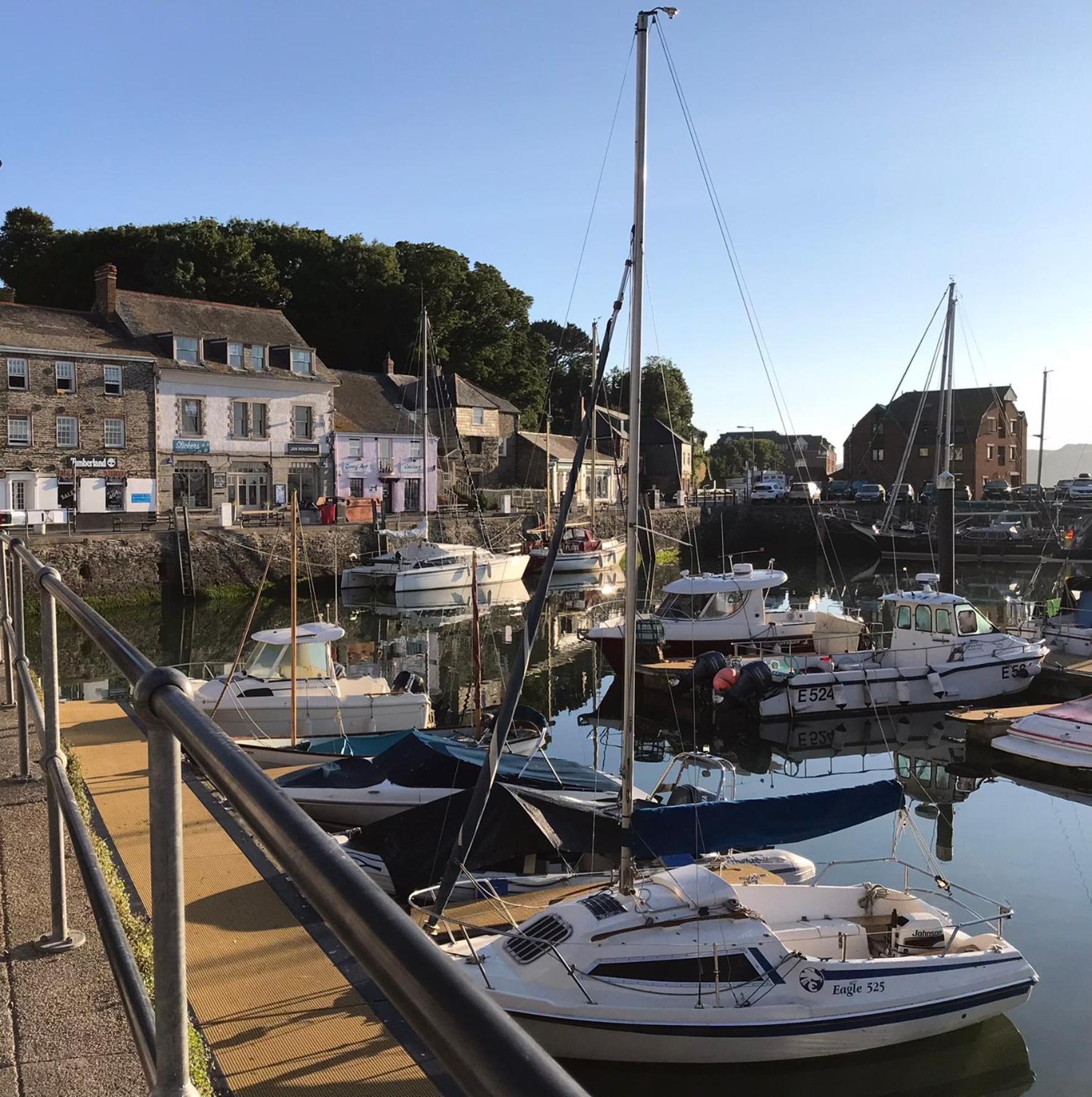 Trethvor House Ensuite Double Room With Free Parking In Quiet Residential Area Padstow Esterno foto
